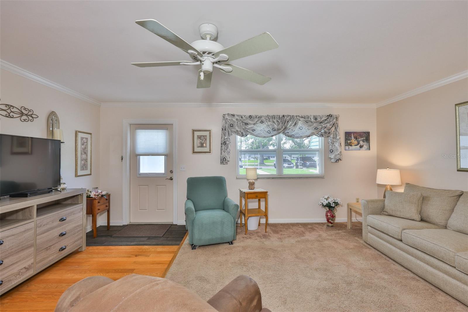 Image 14 of 47 For 205 Kings Boulevard 55