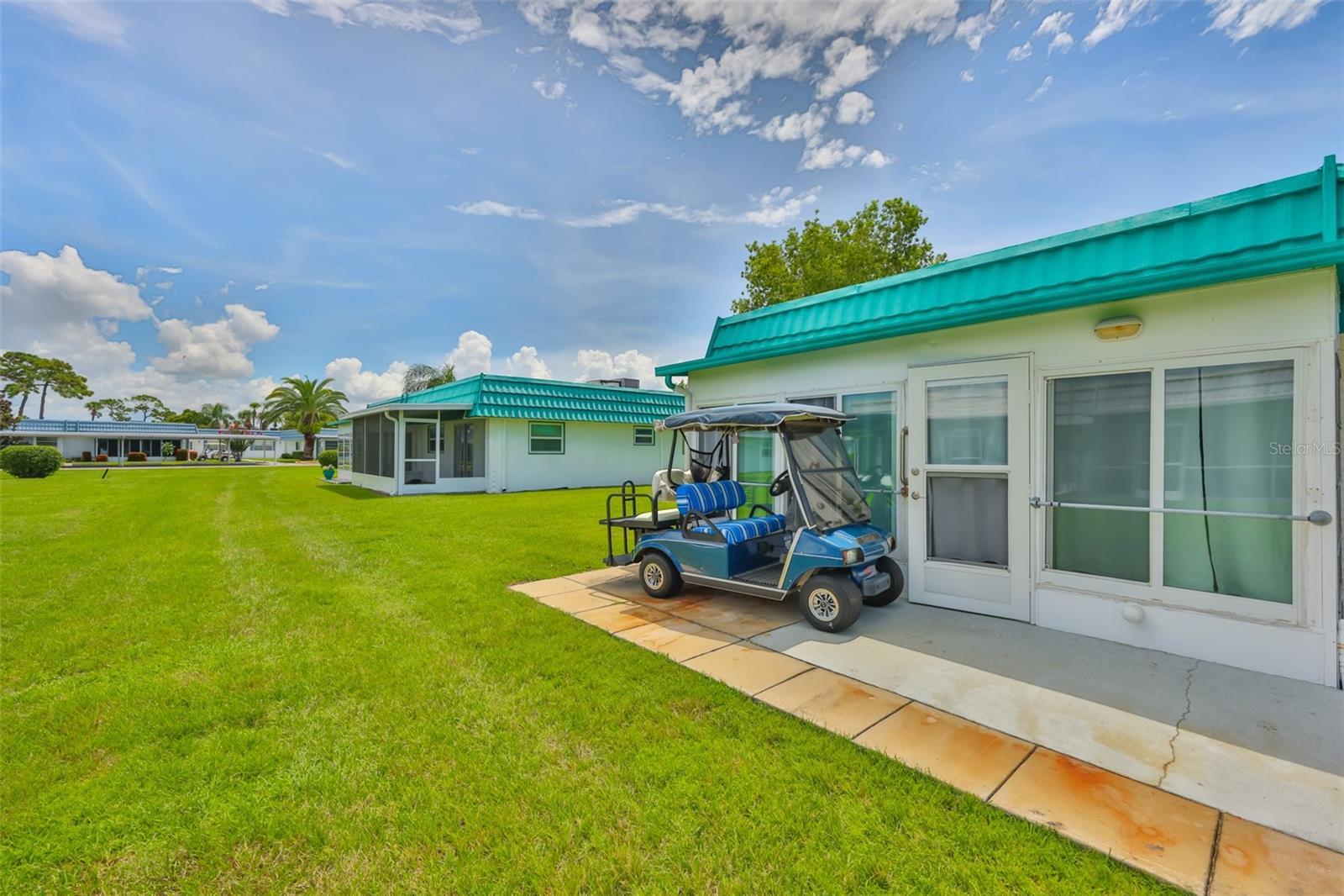 Image 19 of 47 For 205 Kings Boulevard 55