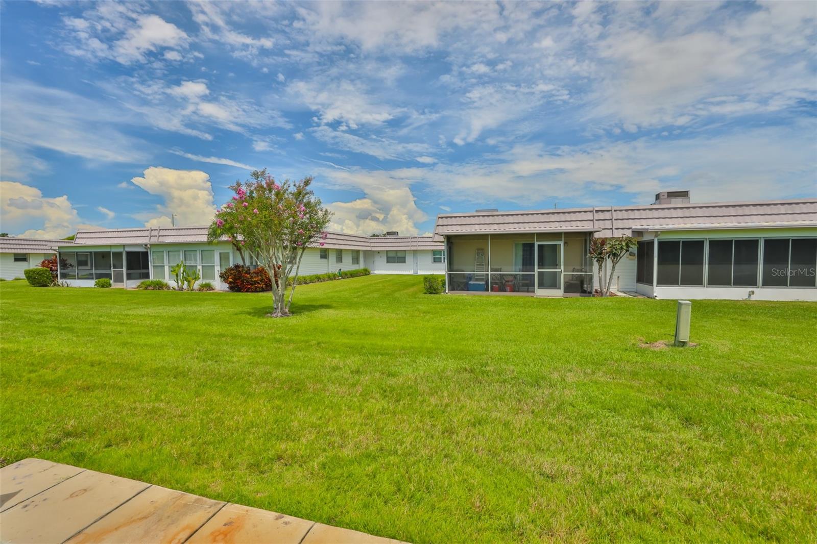 Image 20 of 47 For 205 Kings Boulevard 55