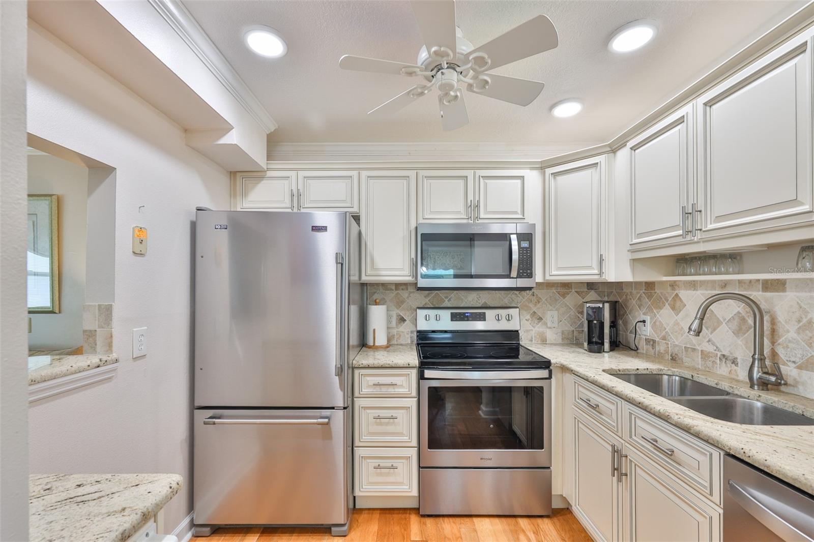 Image 3 of 47 For 205 Kings Boulevard 55