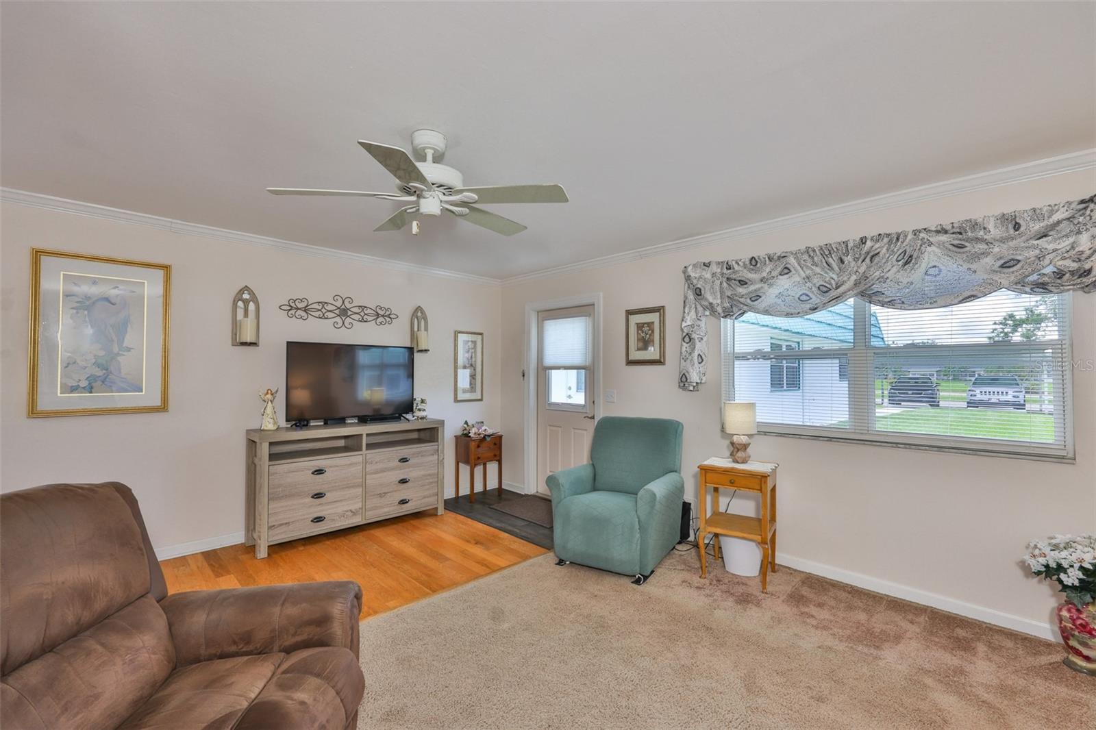 Image 4 of 47 For 205 Kings Boulevard 55