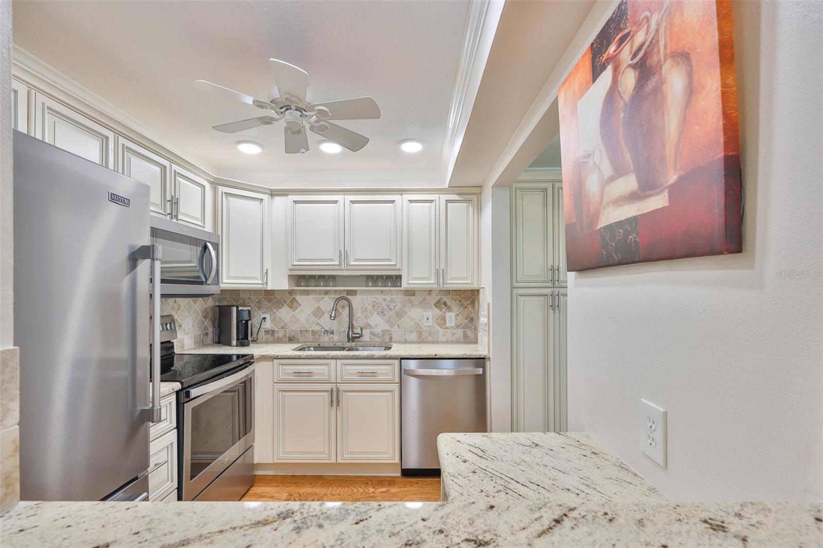 Image 9 of 47 For 205 Kings Boulevard 55