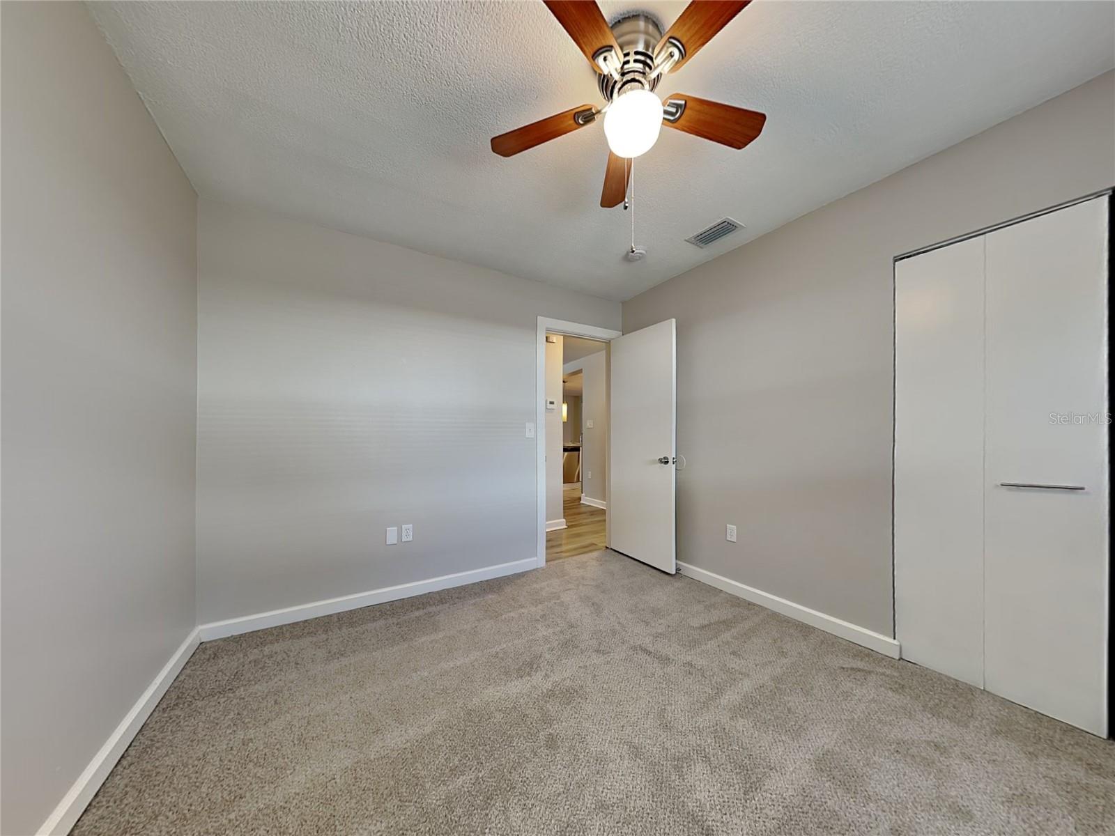 Image 11 of 16 For 105 Ravenway Drive