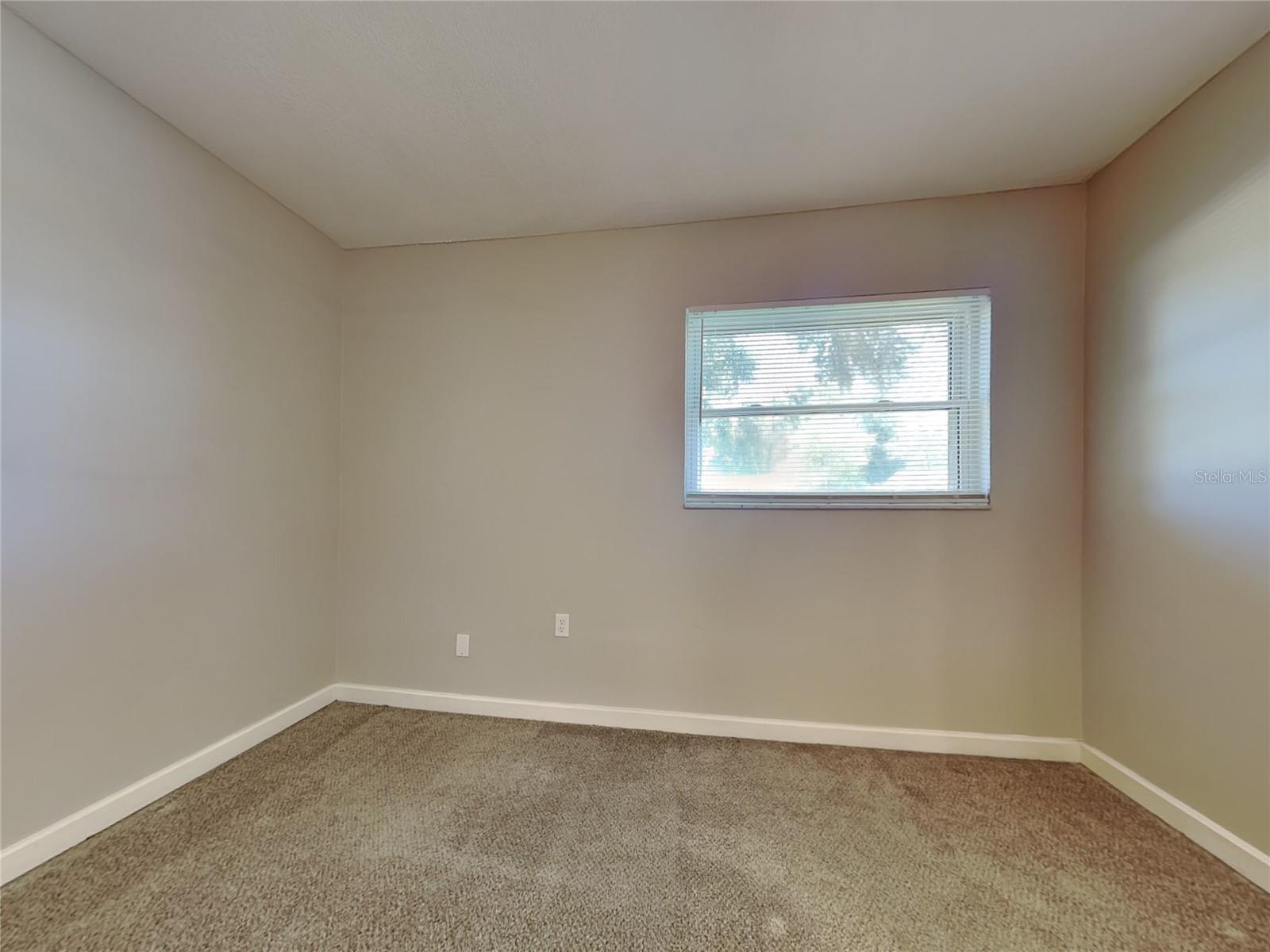 Image 6 of 16 For 105 Ravenway Drive