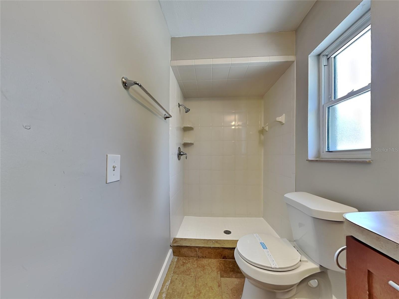 Image 9 of 16 For 105 Ravenway Drive