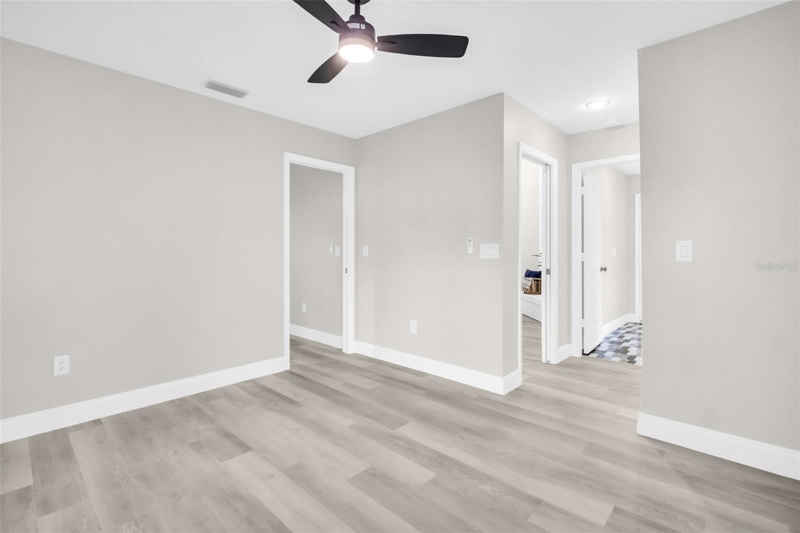 Image 36 of 54 For 2830 Resnik Circle W