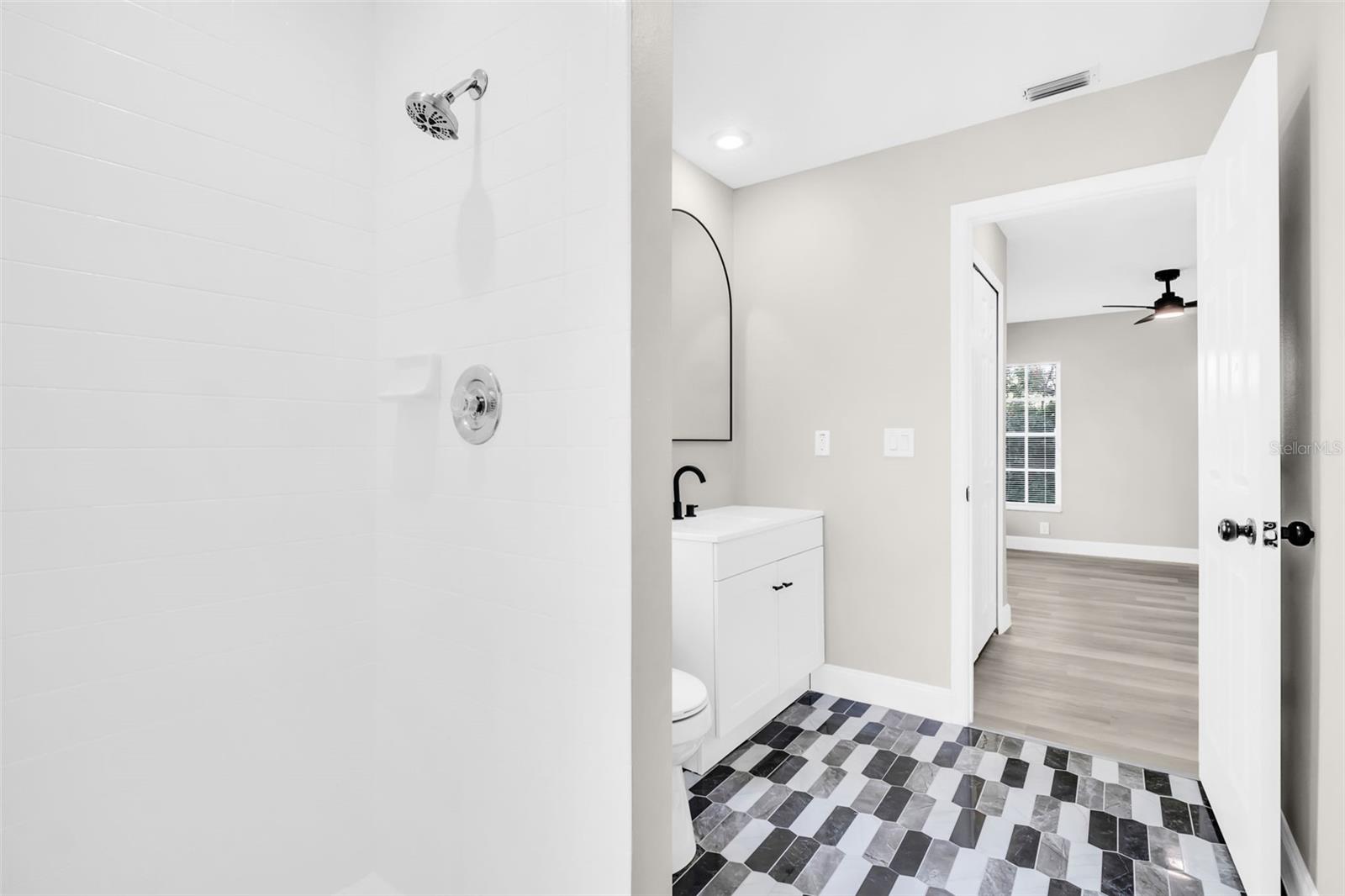 Image 38 of 54 For 2830 Resnik Circle W