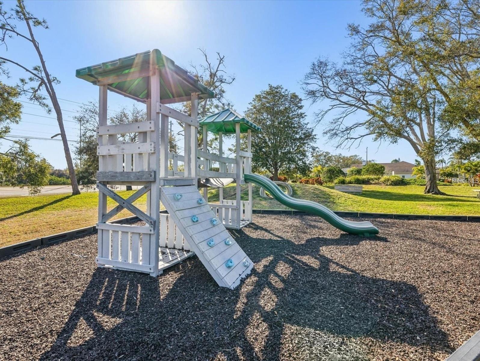 Image 47 of 54 For 2830 Resnik Circle W