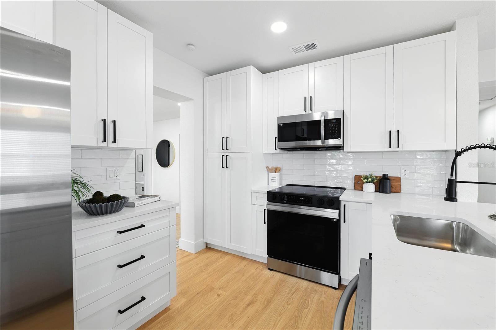 Image 11 of 44 For 4611 Fairway Drive