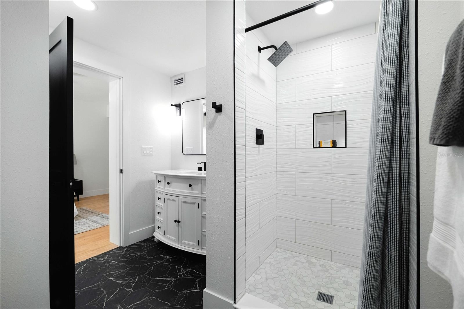 Image 23 of 44 For 4611 Fairway Drive