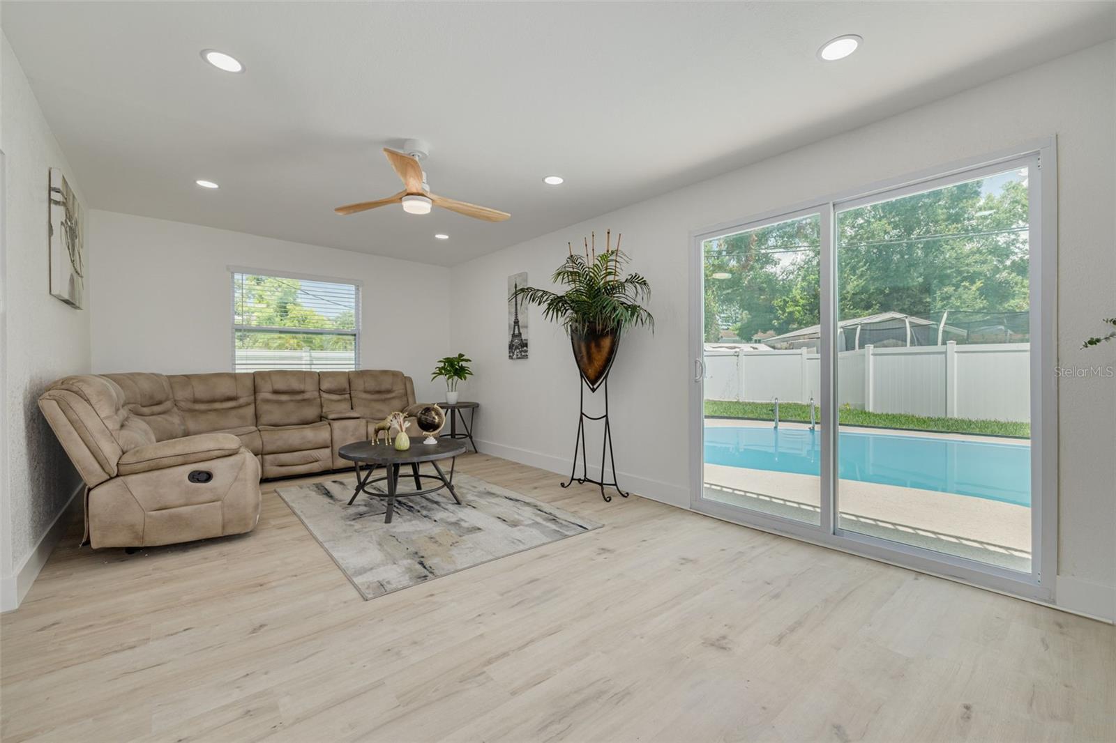 Image 15 of 44 For 12391 83rd Avenue