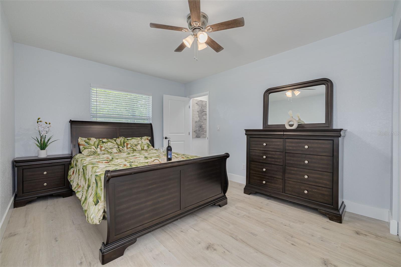 Image 23 of 44 For 12391 83rd Avenue