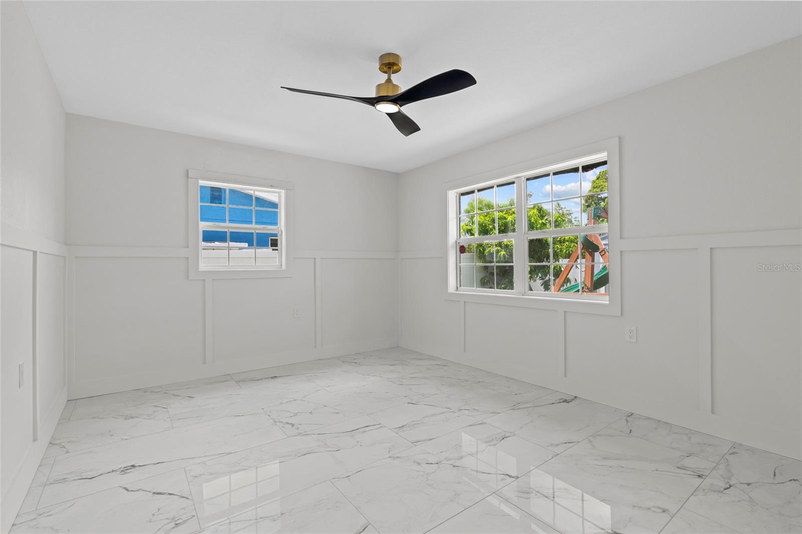 Listing photo id 16 for 4440 Huntington Street Ne