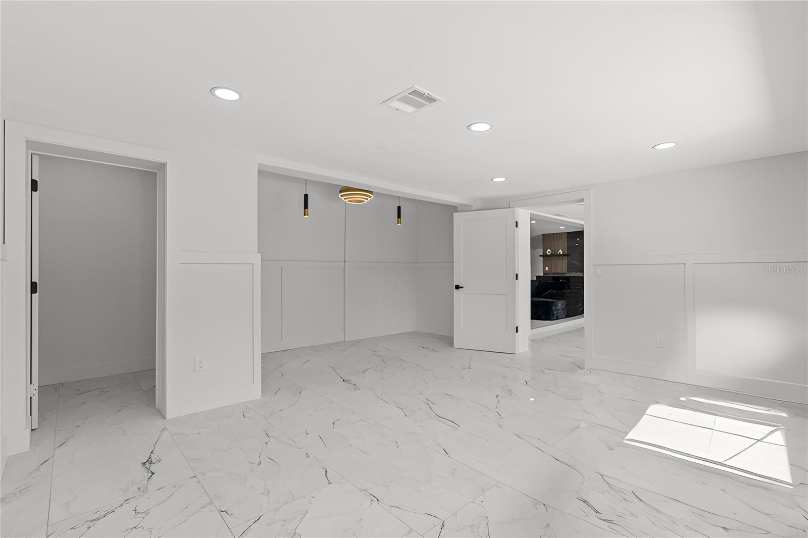 Listing photo id 22 for 4440 Huntington Street Ne