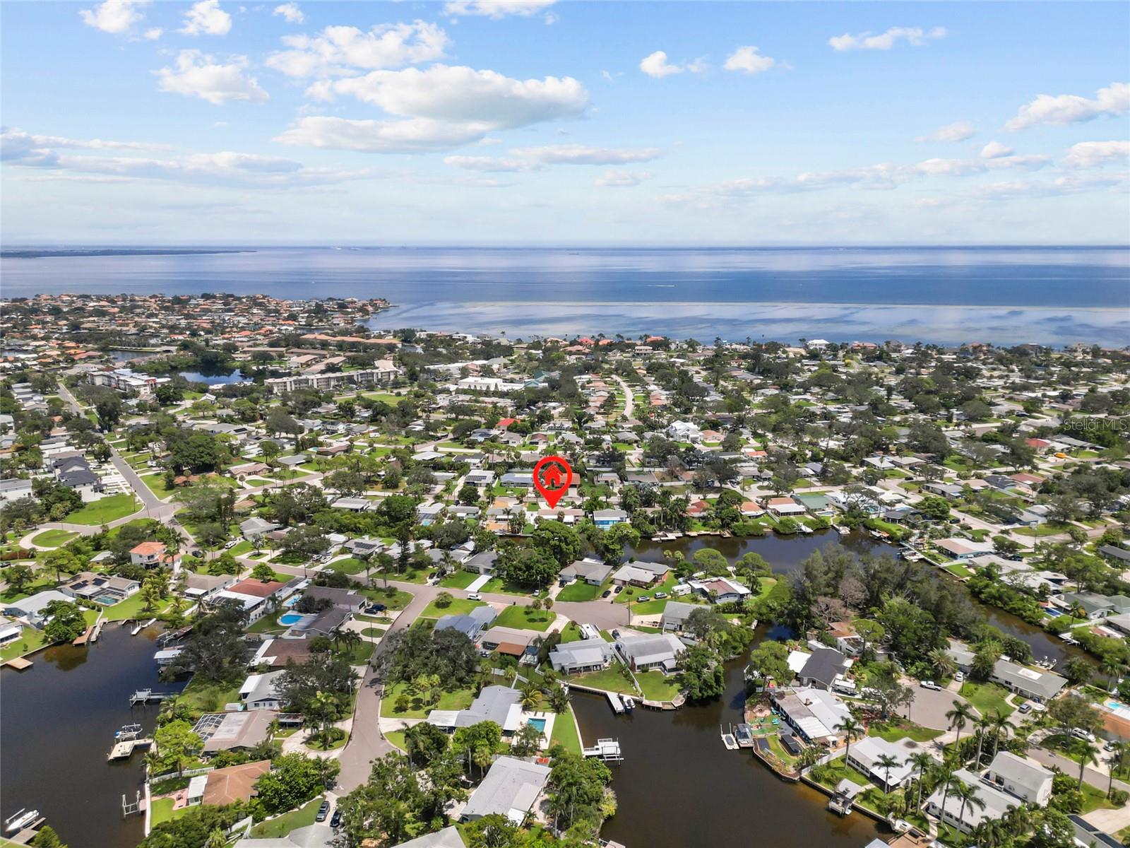 Listing photo id 36 for 4440 Huntington Street Ne