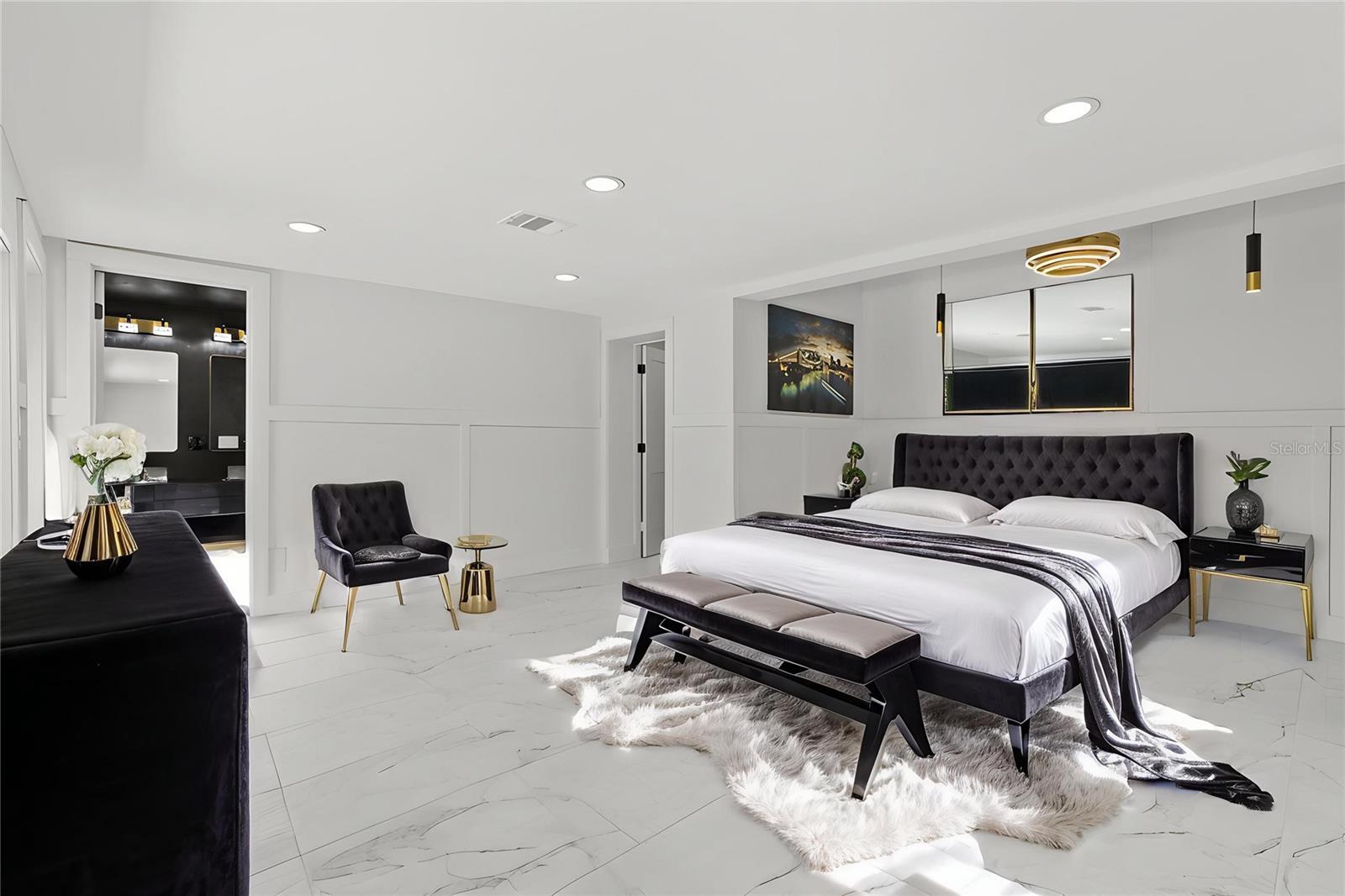 Listing photo id 2 for 4440 Huntington Street Ne