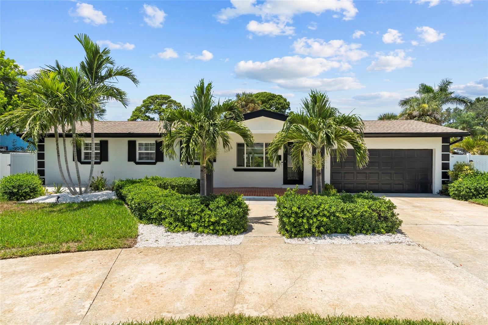 Listing photo id 39 for 4440 Huntington Street Ne