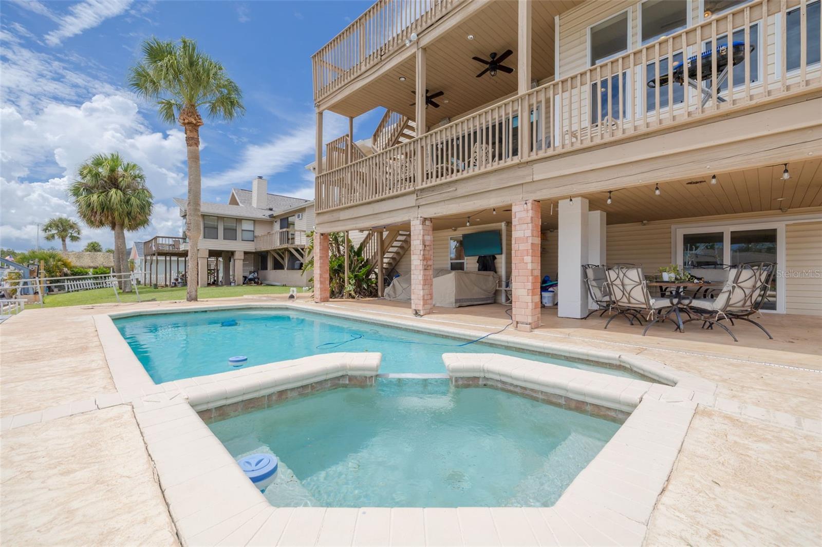 Listing photo id 8 for 8100 Brighton Drive