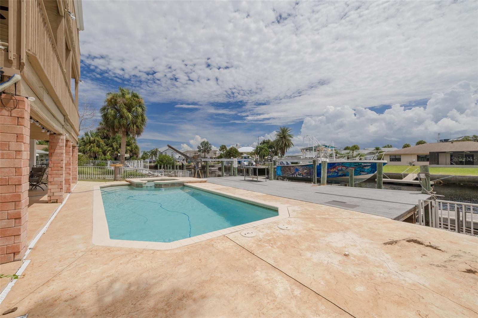 Listing photo id 10 for 8100 Brighton Drive