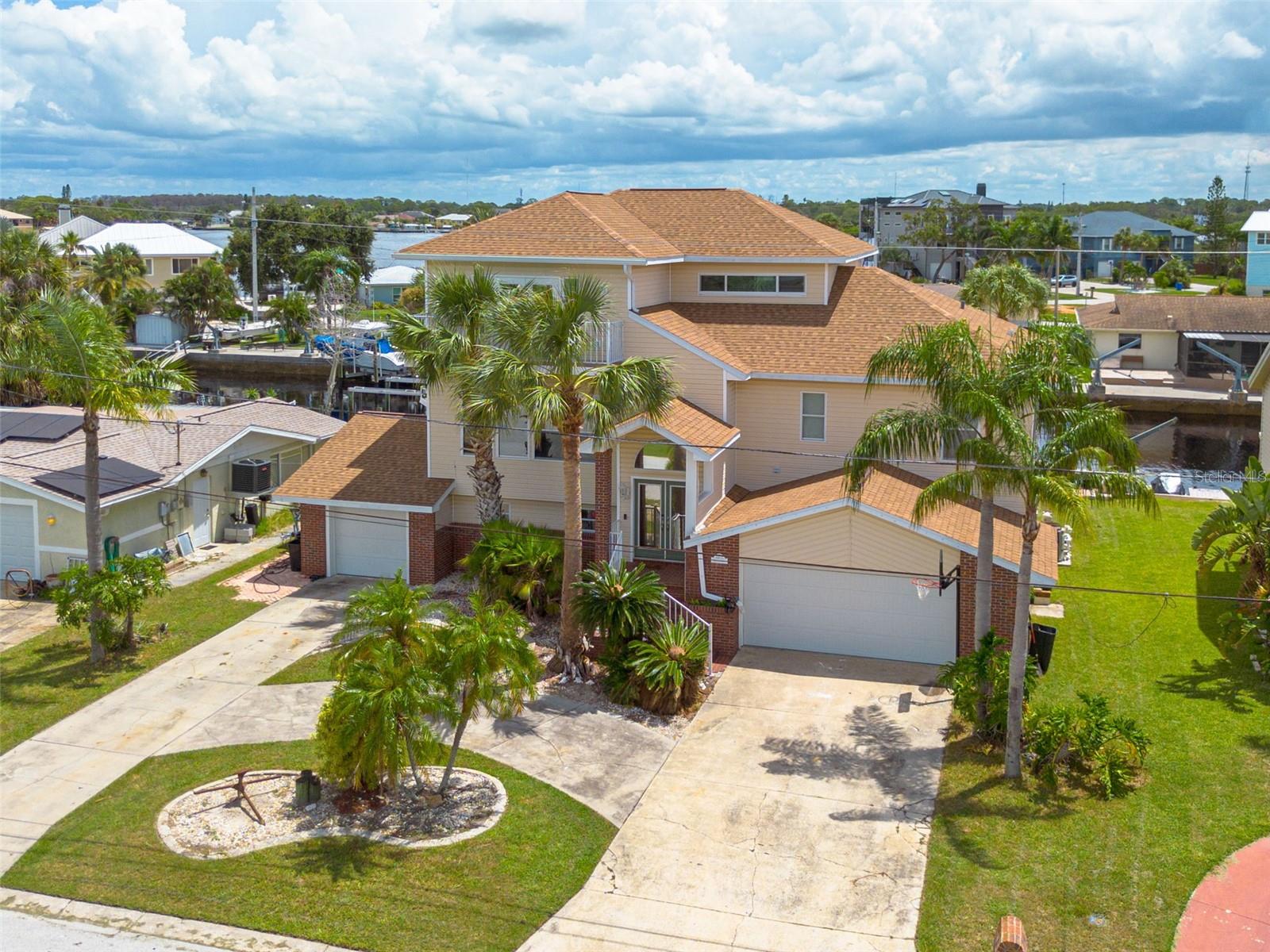 Listing photo id 0 for 8100 Brighton Drive