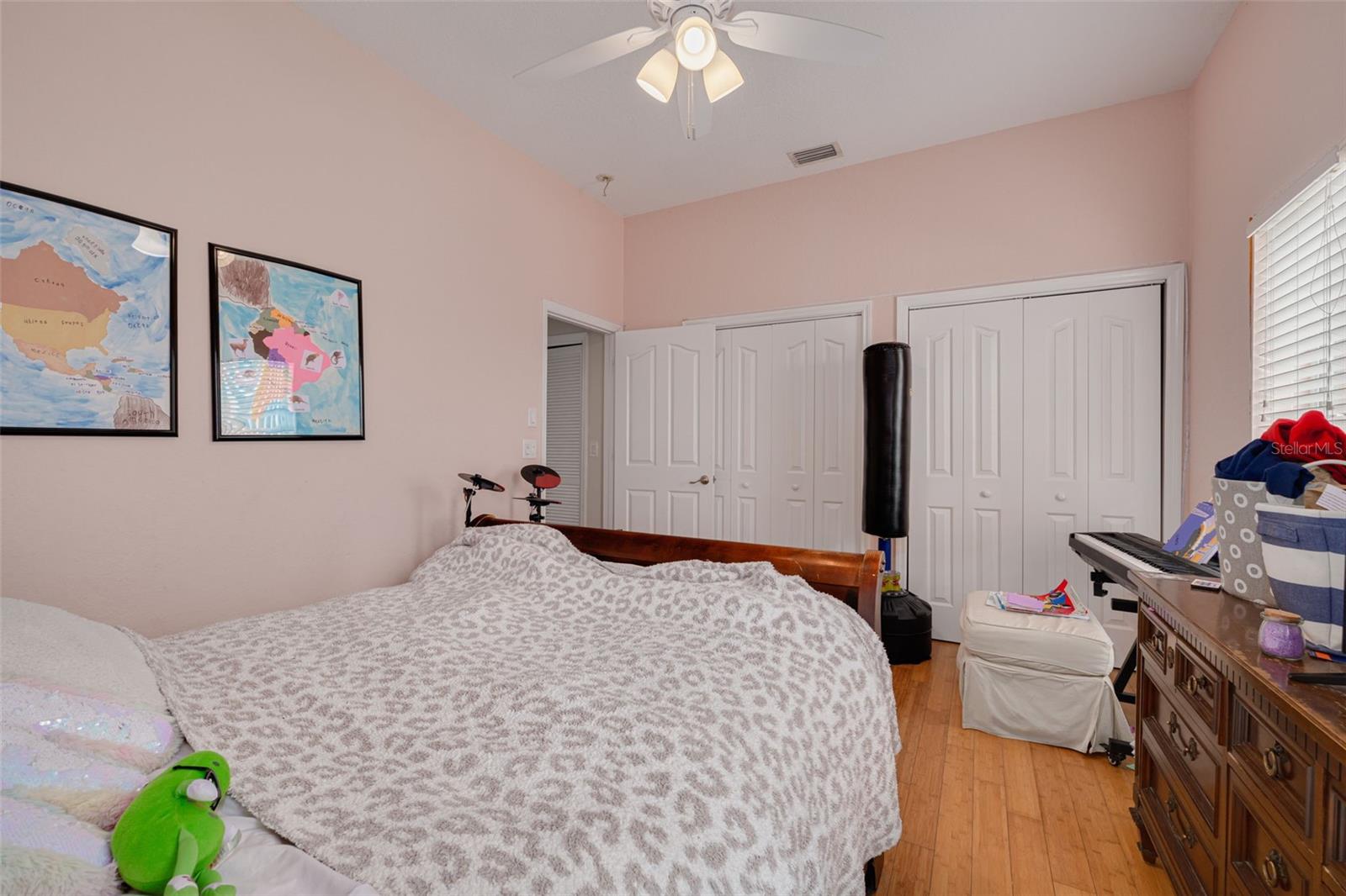Listing photo id 23 for 8100 Brighton Drive