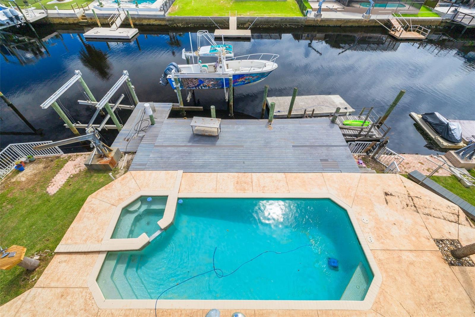 Listing photo id 32 for 8100 Brighton Drive