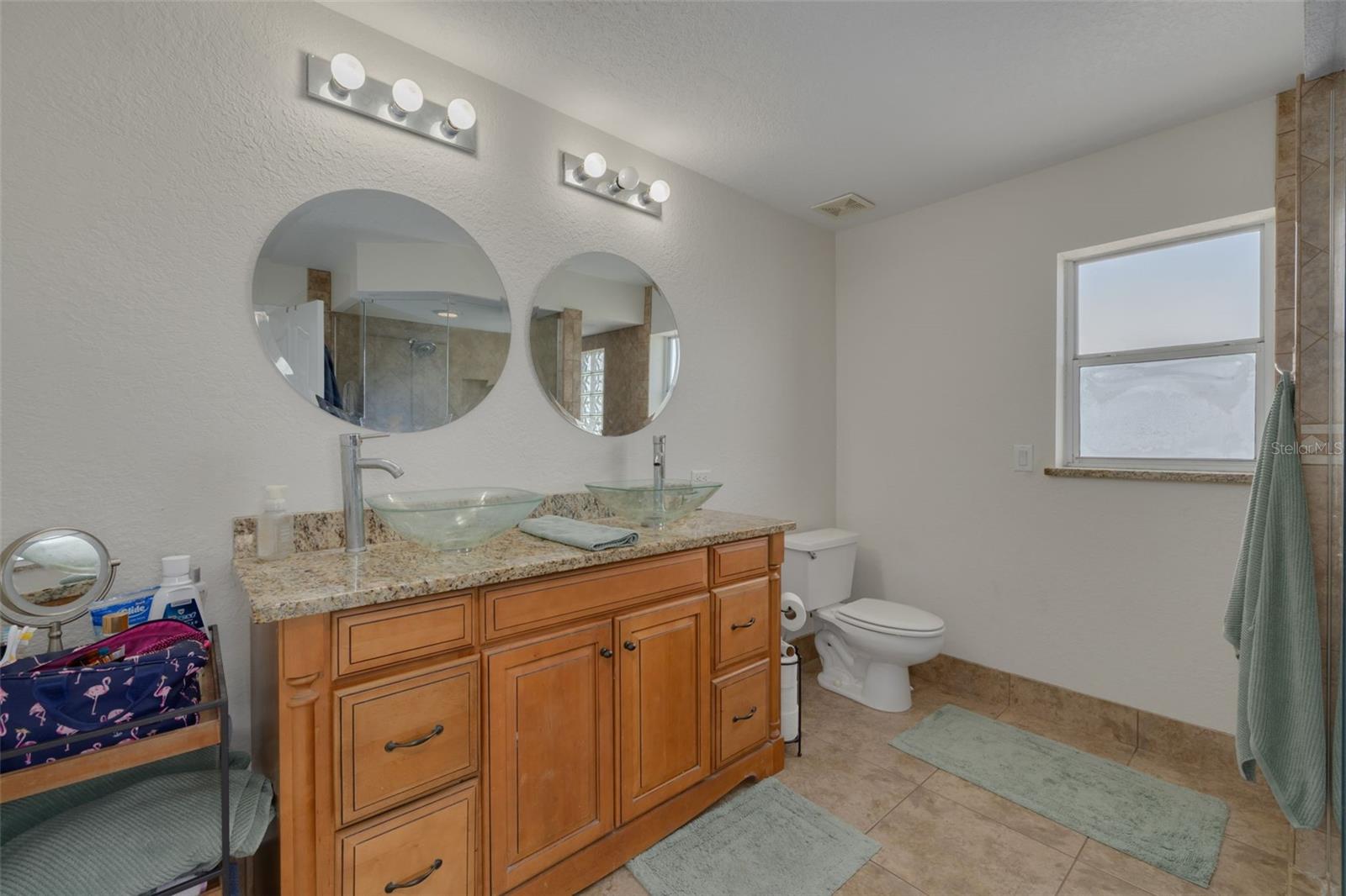 Listing photo id 38 for 8100 Brighton Drive