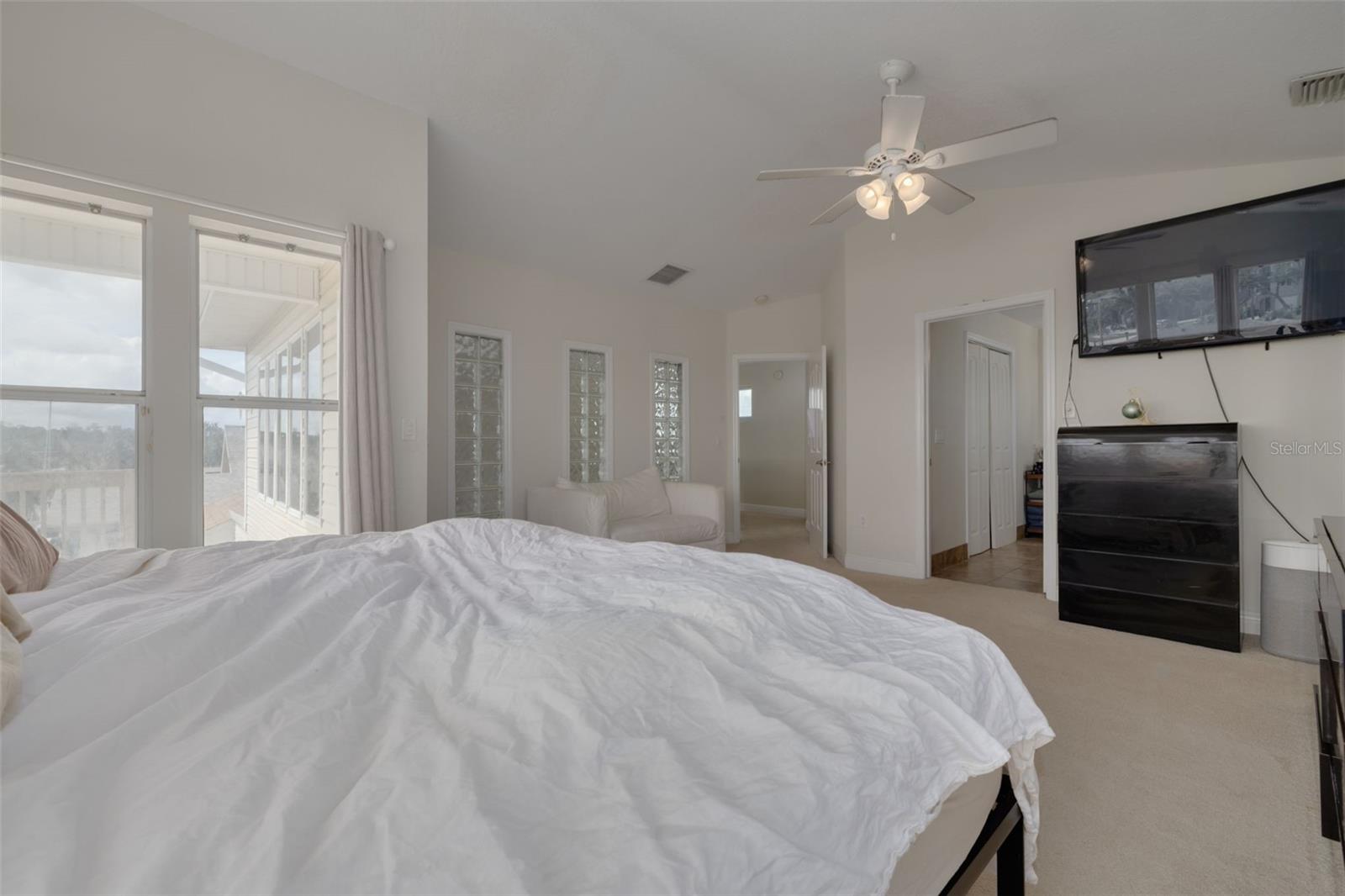 Listing photo id 39 for 8100 Brighton Drive