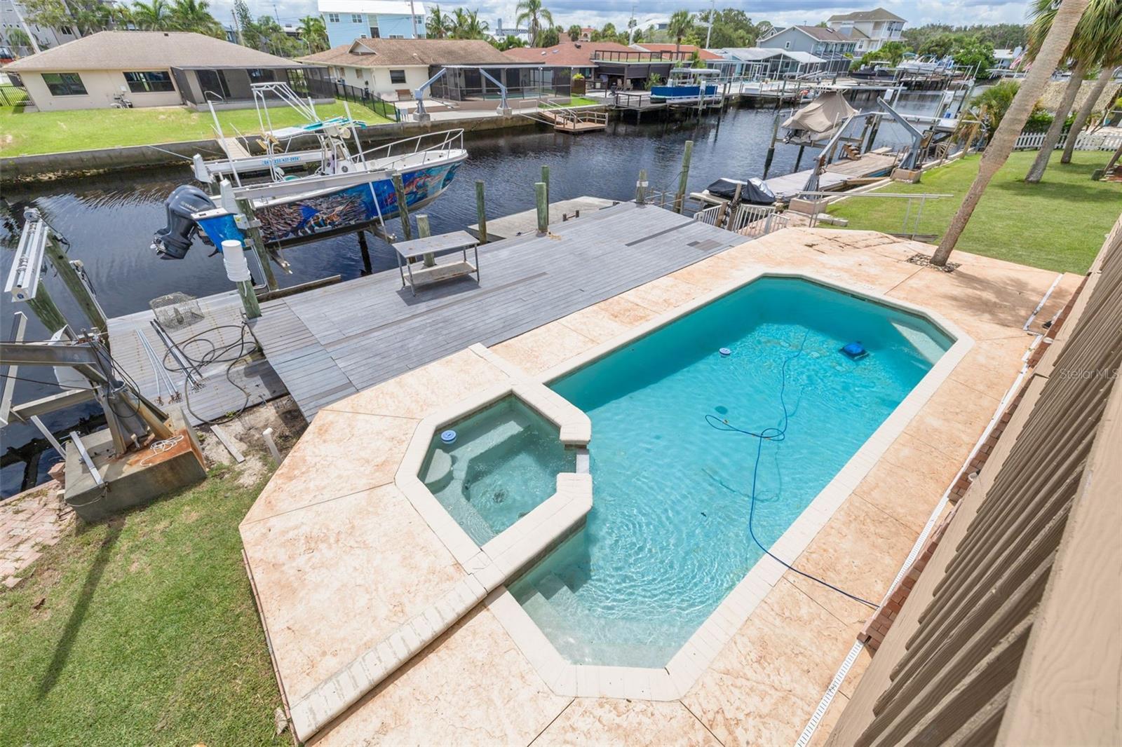 Listing photo id 43 for 8100 Brighton Drive