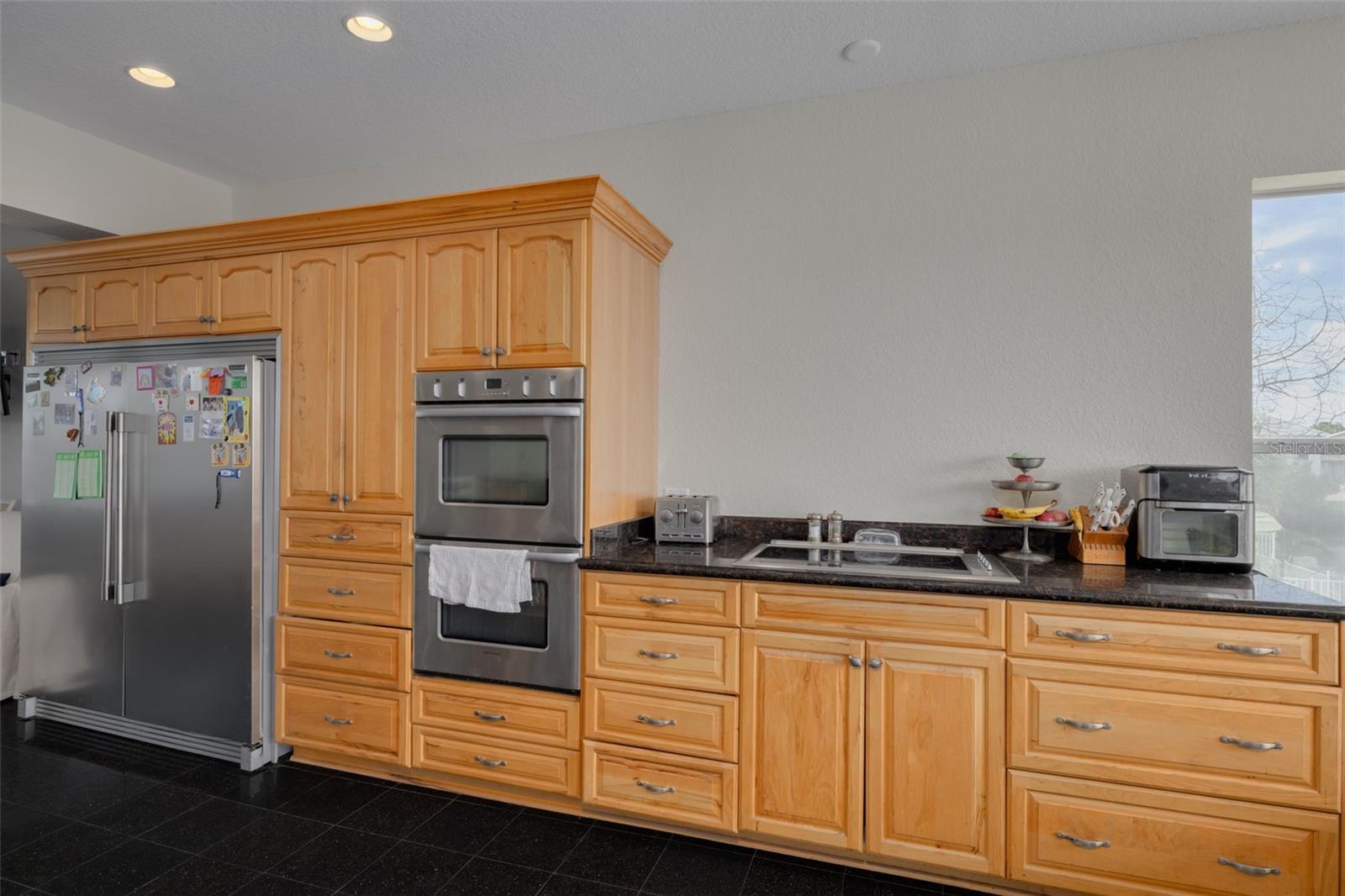 Listing photo id 47 for 8100 Brighton Drive