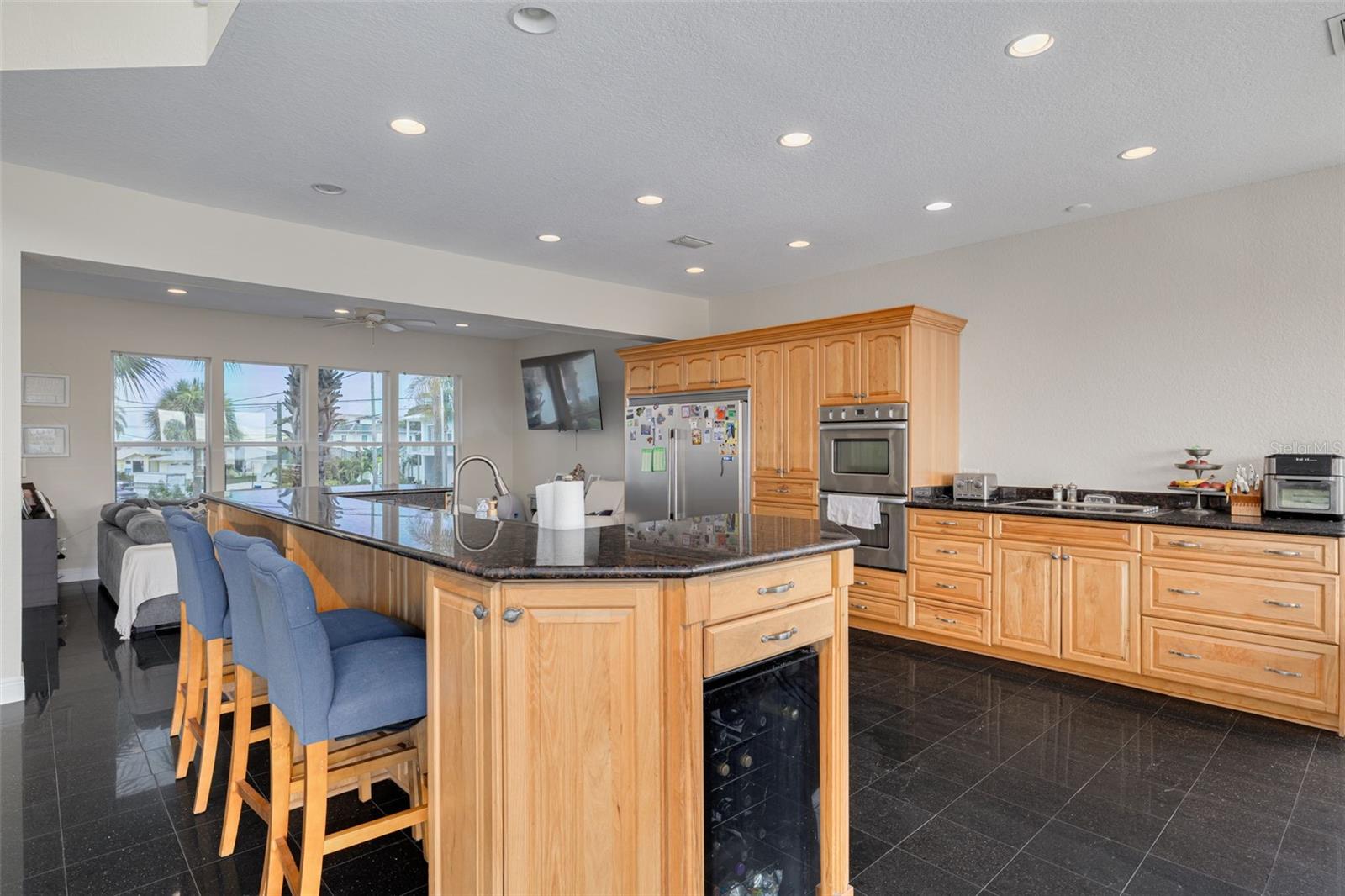 Listing photo id 50 for 8100 Brighton Drive