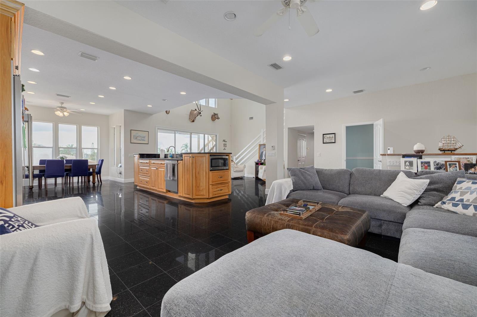 Listing photo id 54 for 8100 Brighton Drive