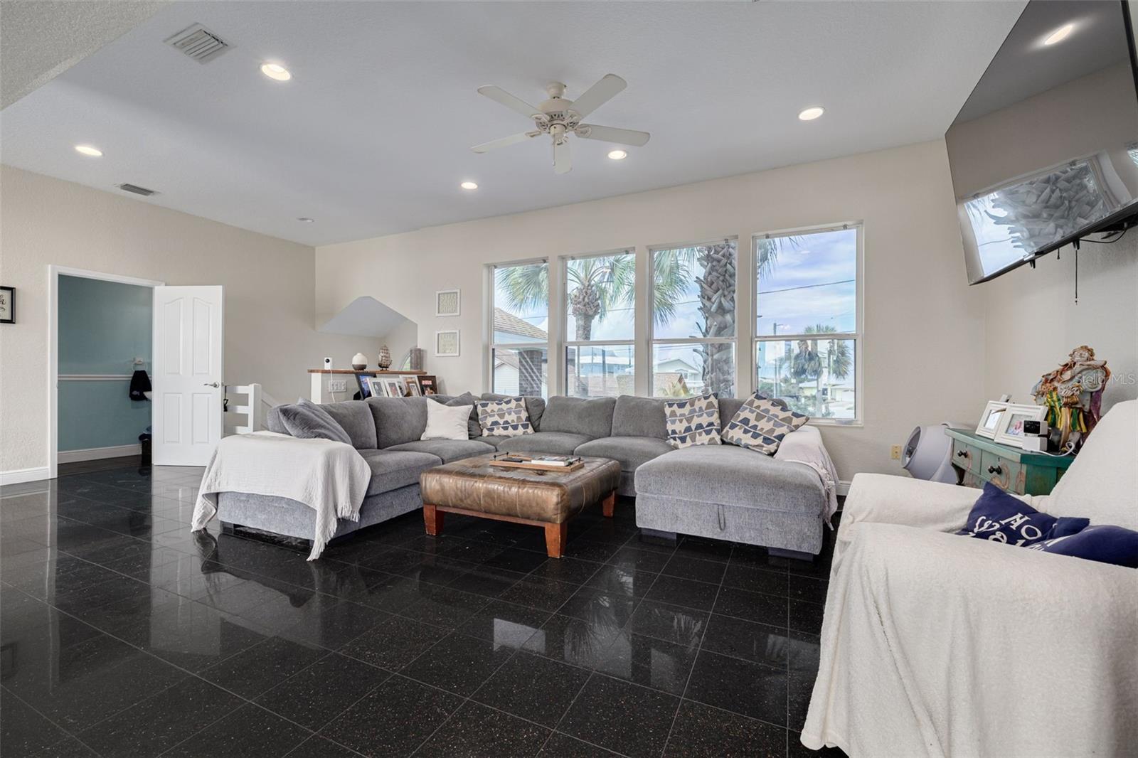 Listing photo id 55 for 8100 Brighton Drive