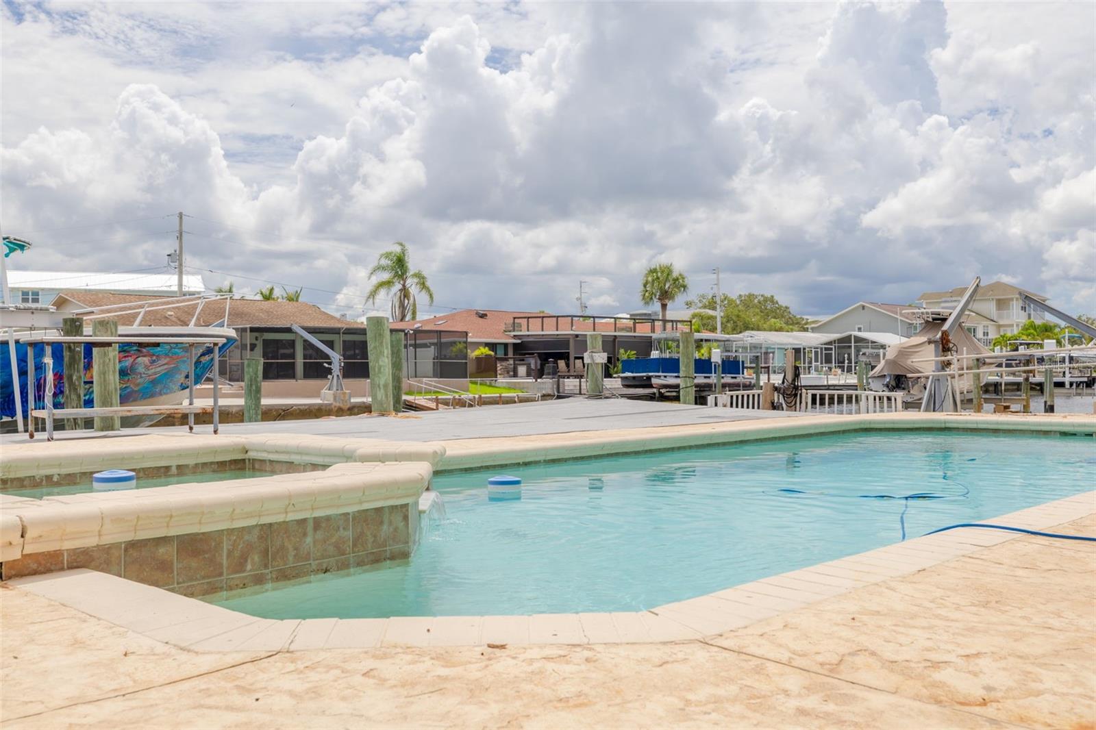 Listing photo id 7 for 8100 Brighton Drive