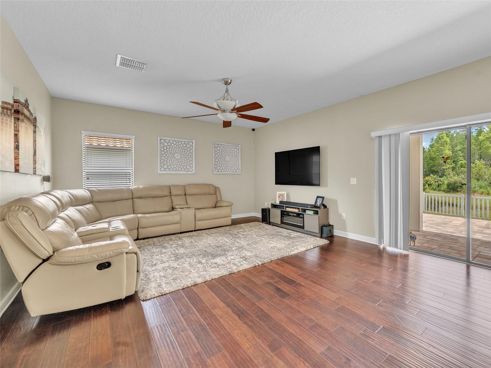 Image 18 of 45 For 19091 Umberland Place