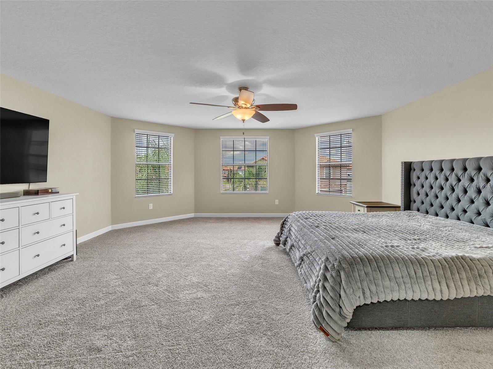 Image 32 of 45 For 19091 Umberland Place