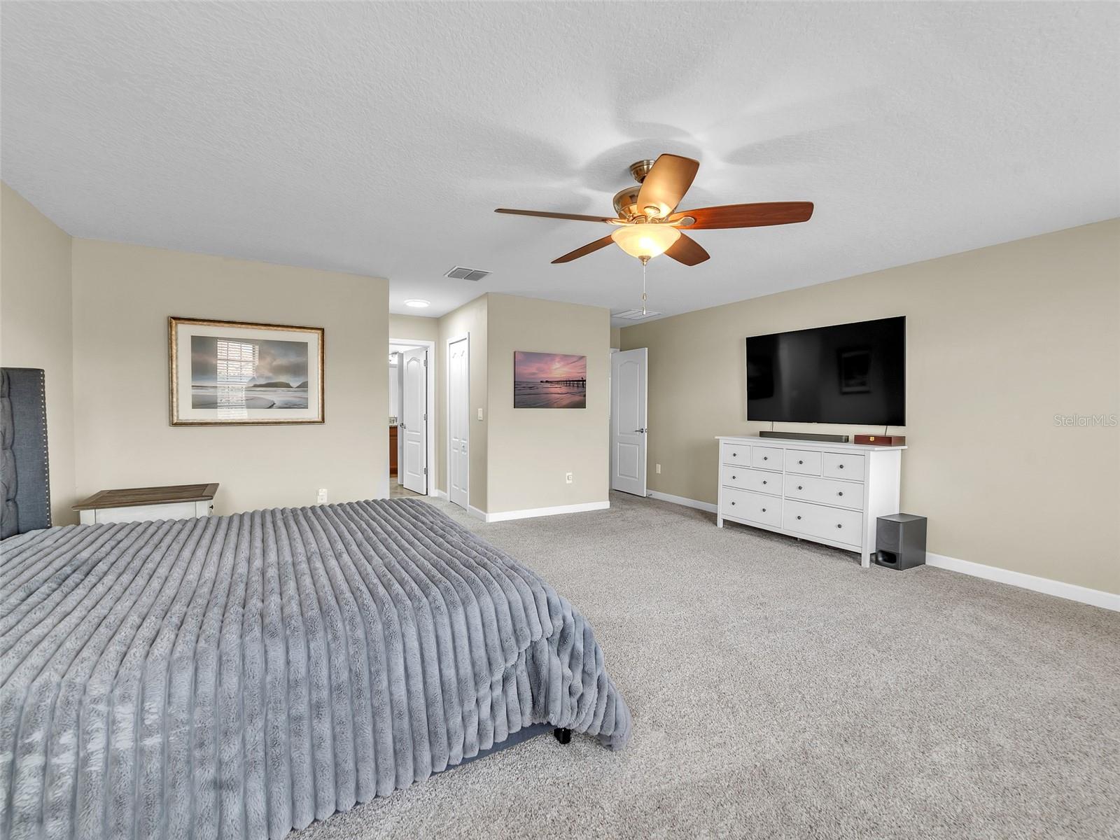 Image 34 of 45 For 19091 Umberland Place
