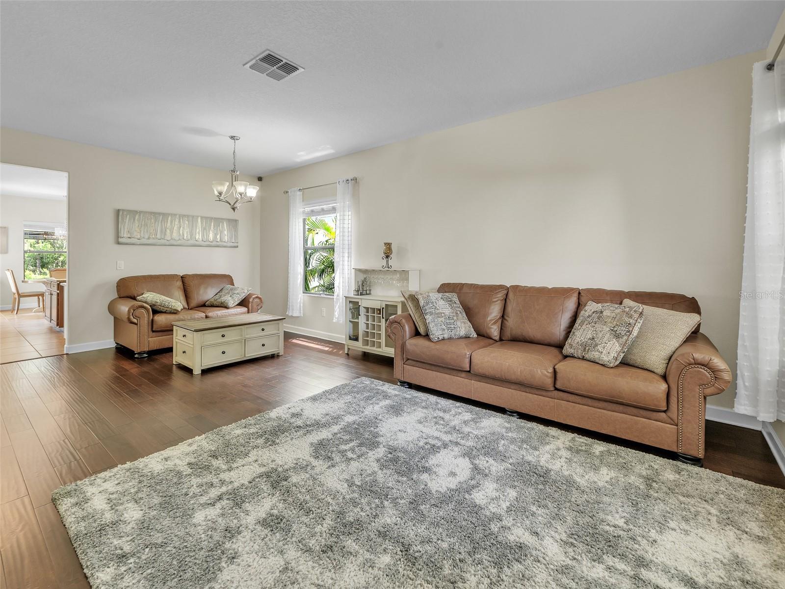 Image 6 of 45 For 19091 Umberland Place