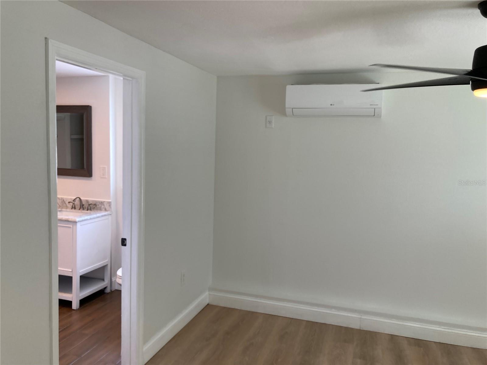 Image 11 of 40 For 7131 Orpine Drive N