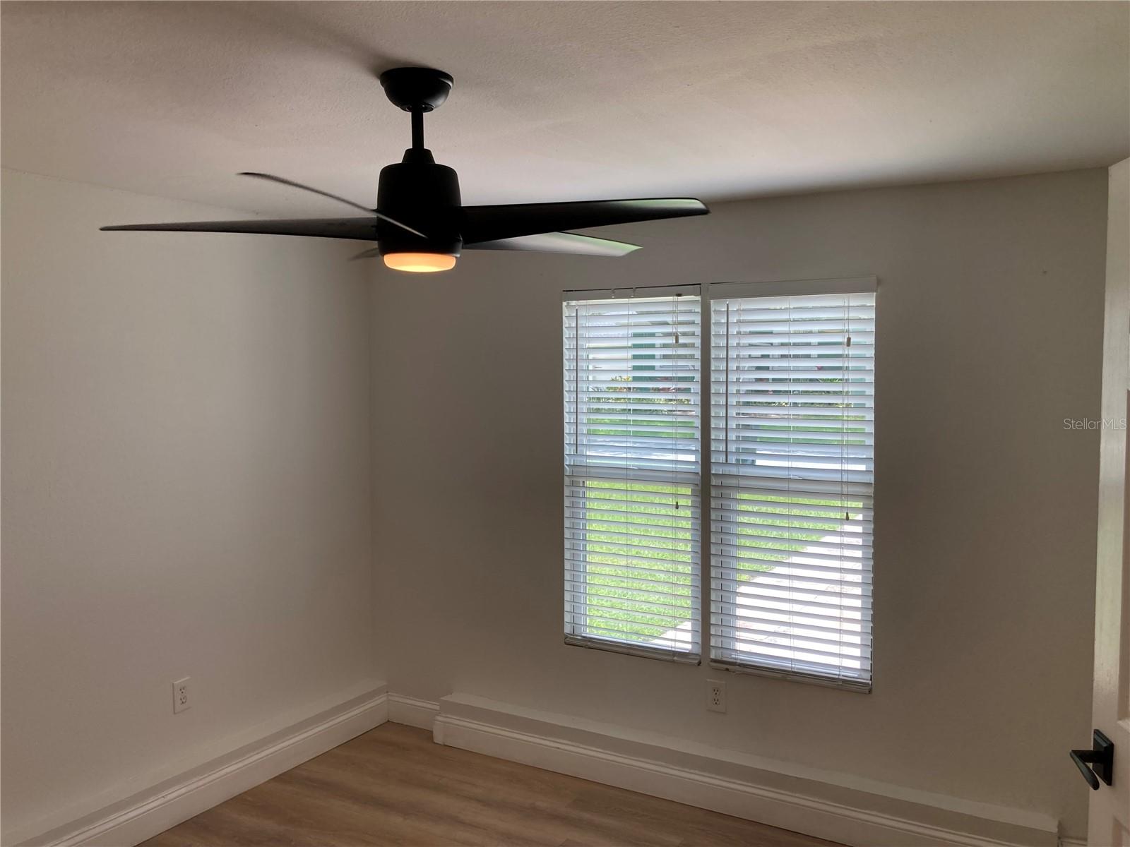 Image 12 of 40 For 7131 Orpine Drive N