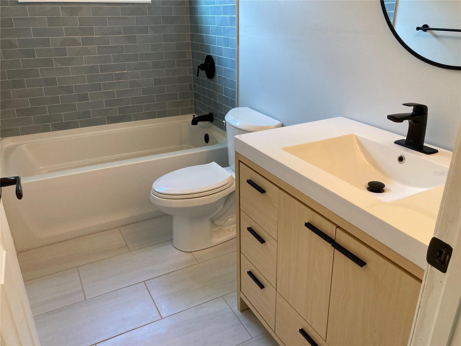 Image 21 of 40 For 7131 Orpine Drive N