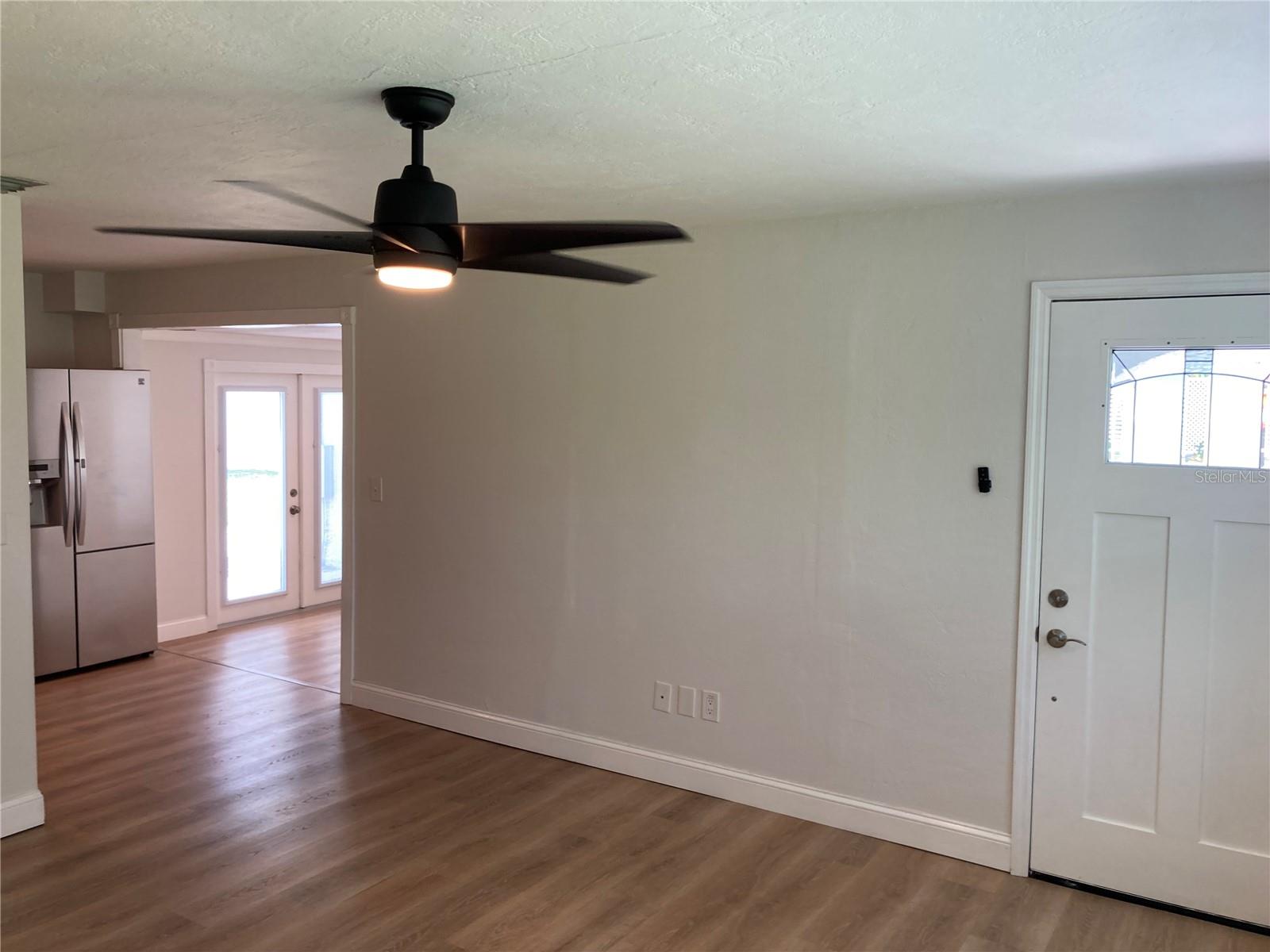 Image 3 of 40 For 7131 Orpine Drive N