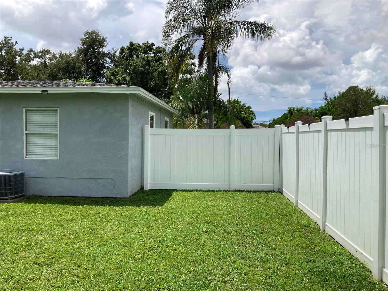 Image 37 of 40 For 7131 Orpine Drive N