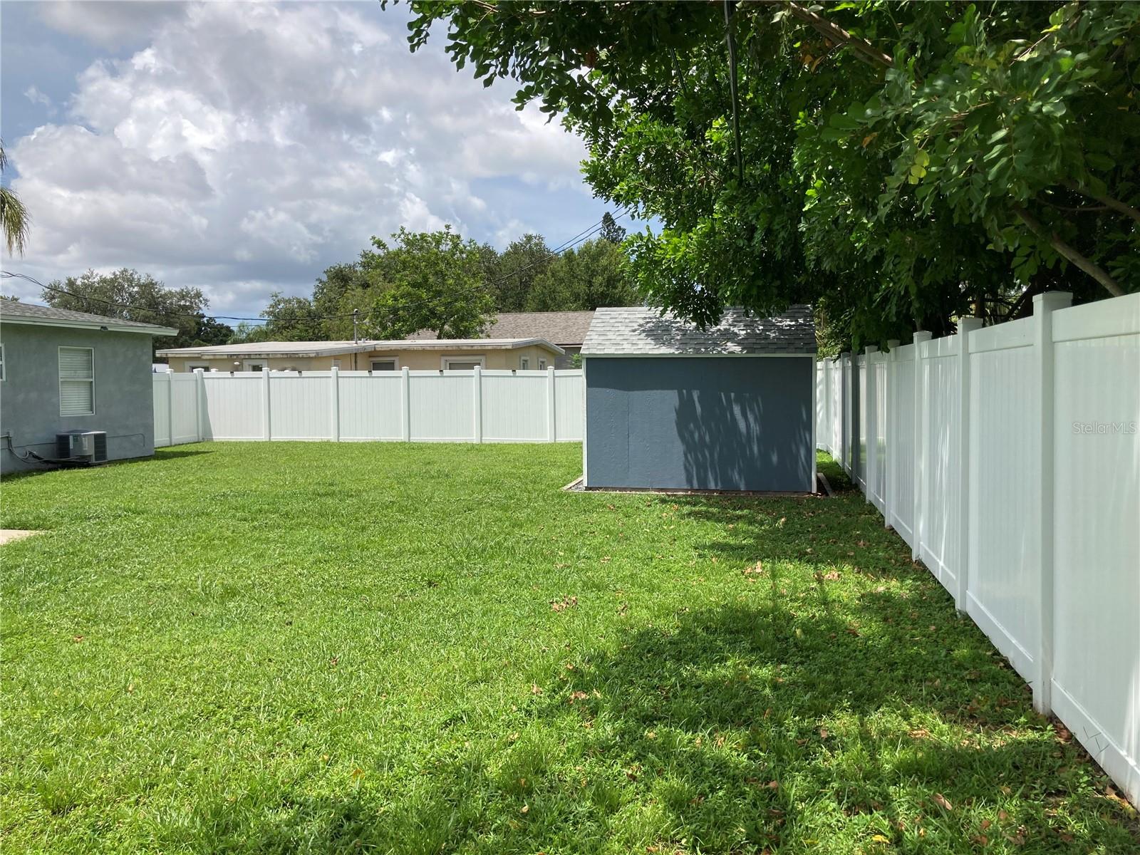 Image 38 of 40 For 7131 Orpine Drive N