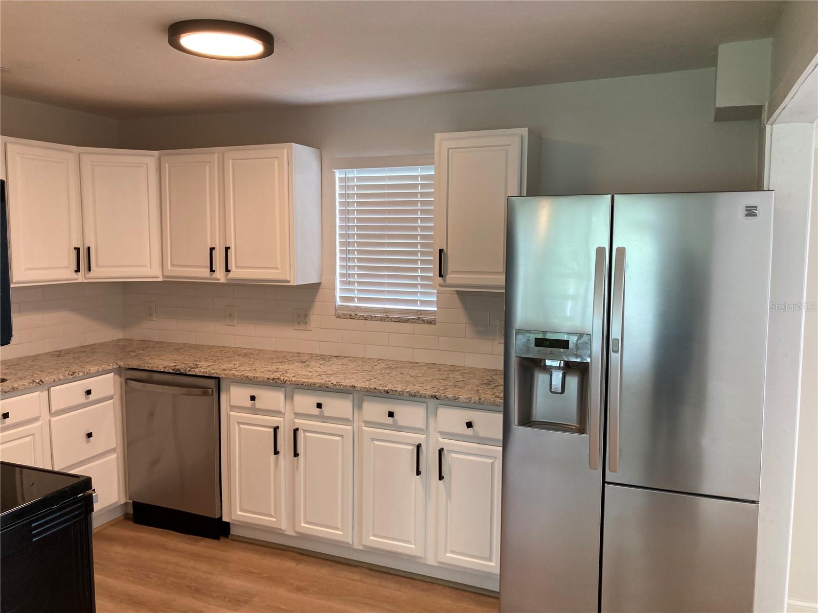 Image 6 of 40 For 7131 Orpine Drive N