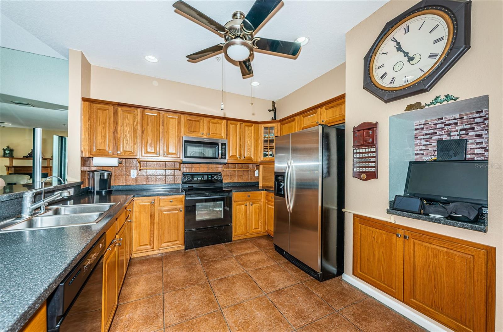 Image 6 of 29 For 227 126th Avenue E
