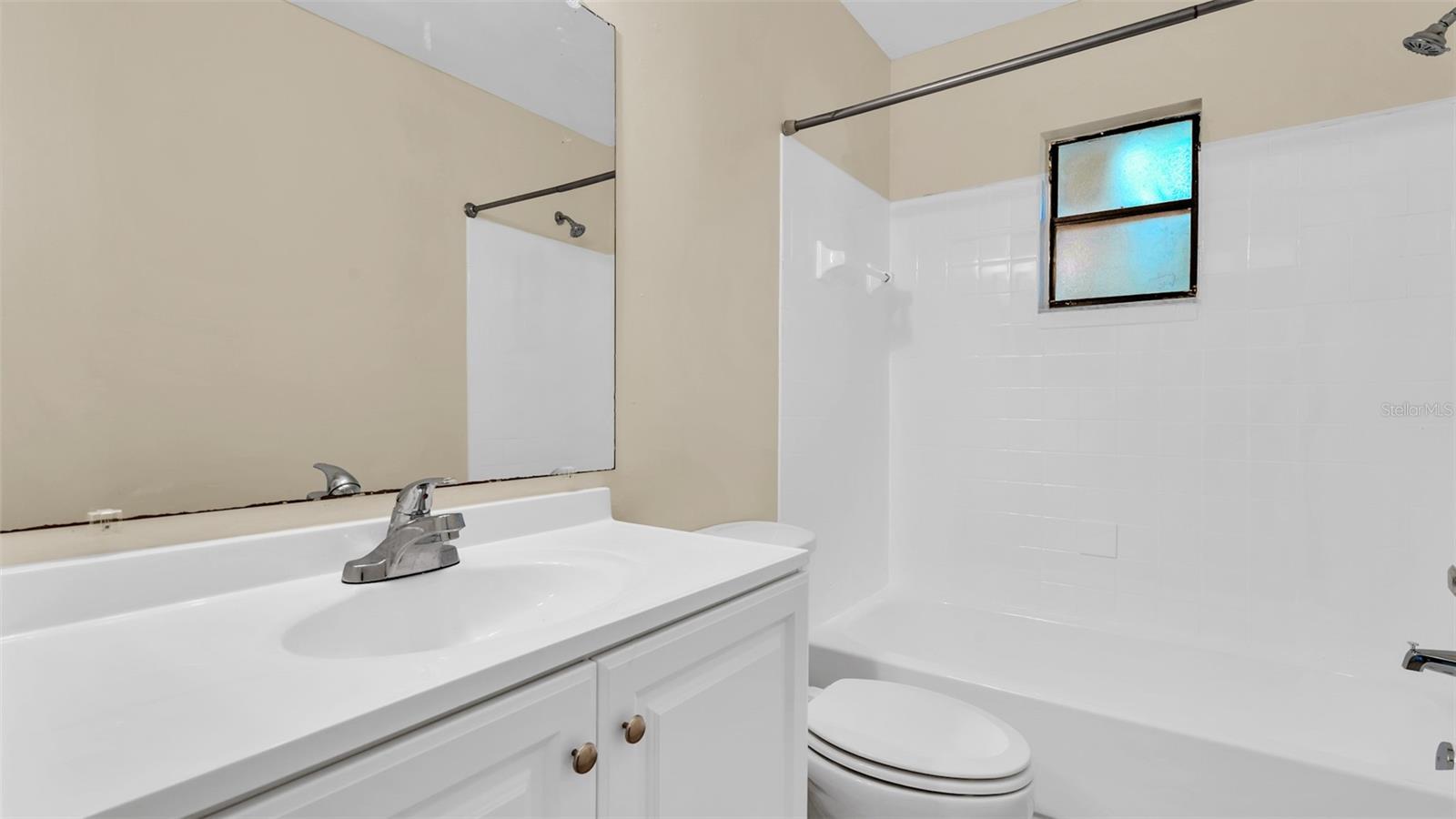 Image 12 of 19 For 619 2nd Avenue Ne A