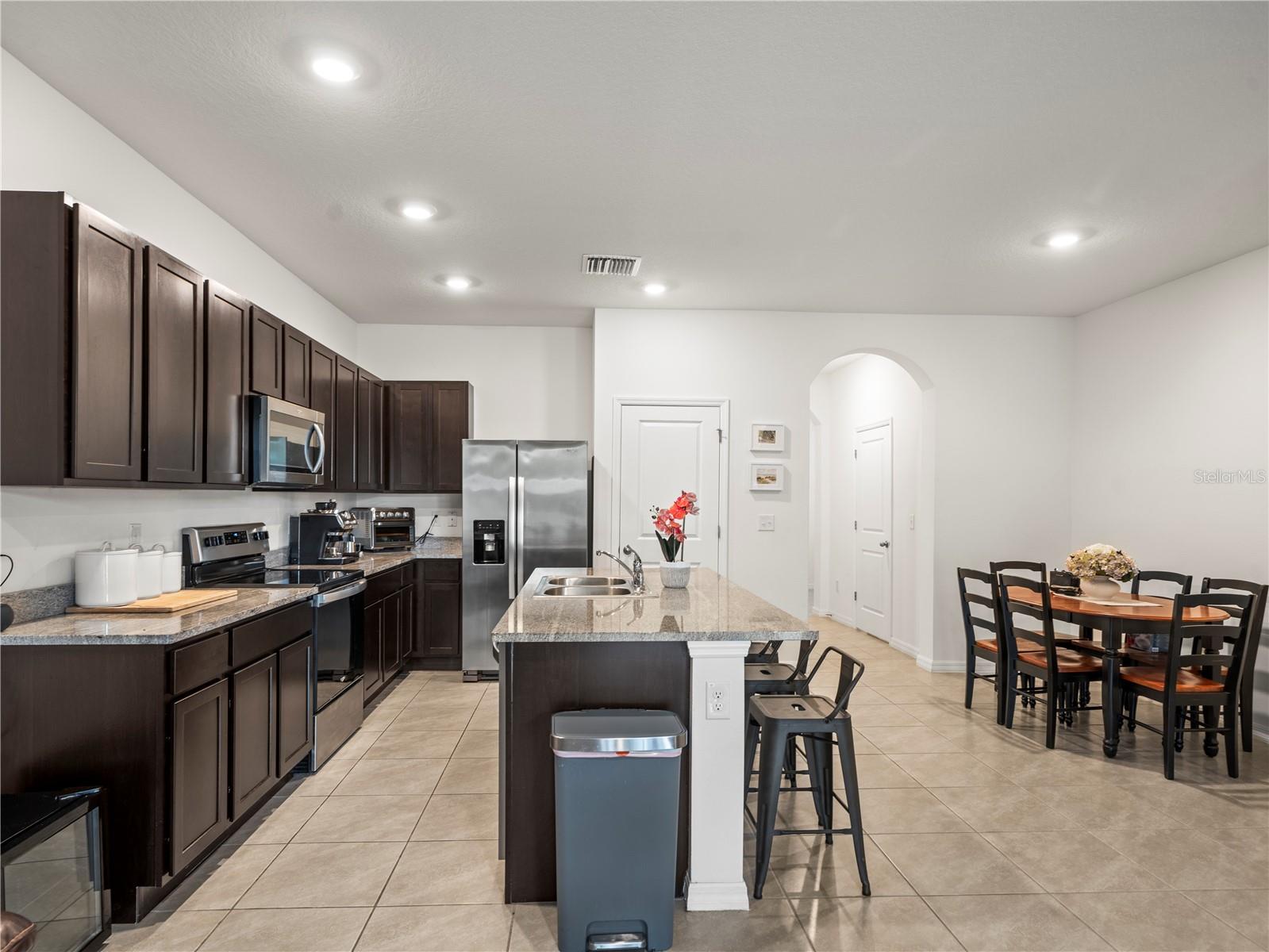 Image 4 of 44 For 2886 Suncoast Plains Drive