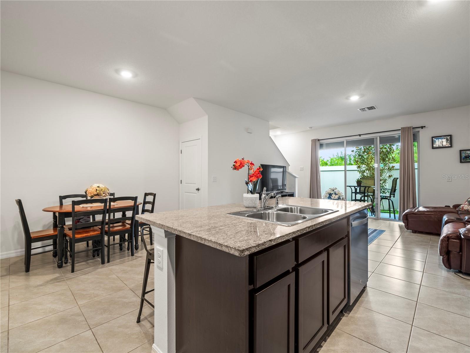 Image 5 of 44 For 2886 Suncoast Plains Drive