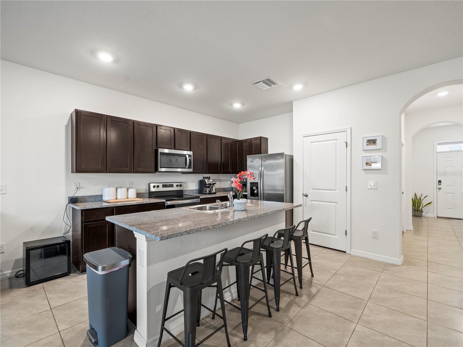 Image 9 of 44 For 2886 Suncoast Plains Drive